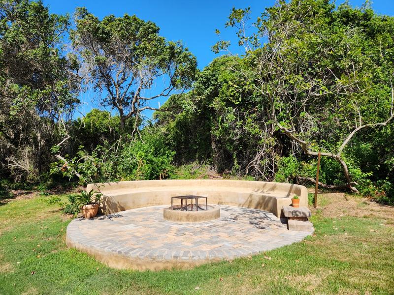 To Let 4 Bedroom Property for Rent in Keurboomstrand Western Cape